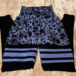 Bombshell Sportswear women’s Black and Blue thigh high leopard Leggings Small
